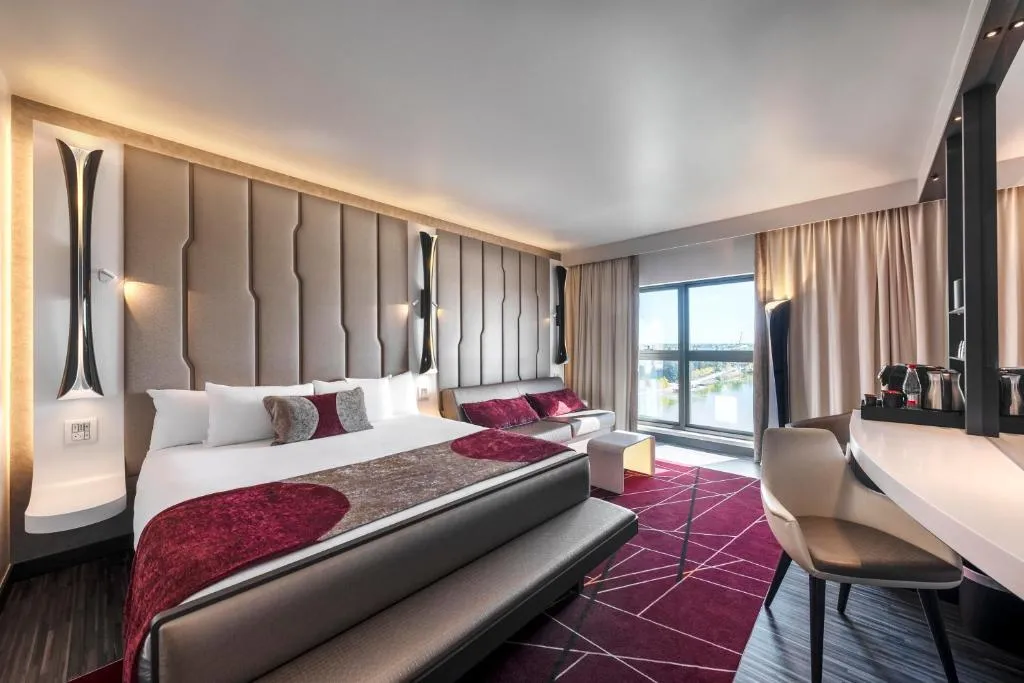Cazare la Hotelurile Disney® cu acces exclusiv Magic Hour