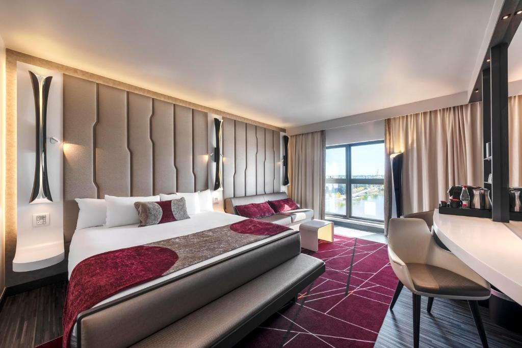 Cazare la Hotelurile Disney® cu acces exclusiv Magic Hour
